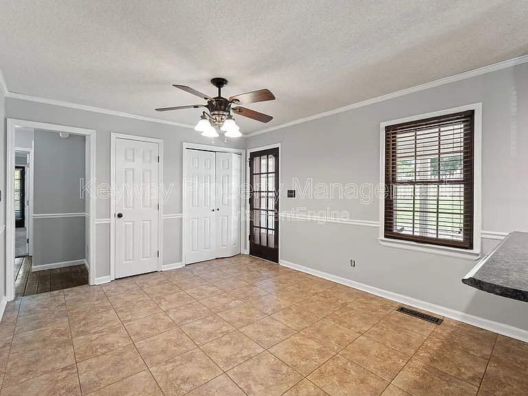 255 Silver Maple Rd — Photo 11