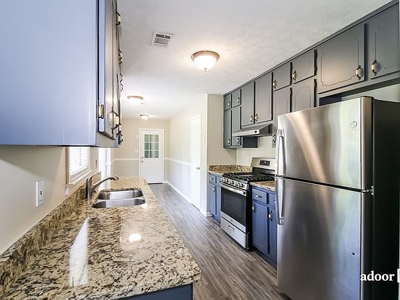 4th image of 120 Tamarack Trl