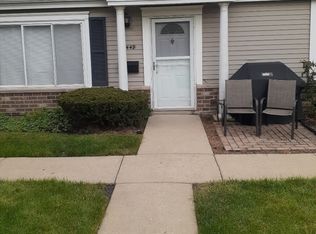 1449 Quaker Ln #124-A, Prospect Heights, IL 60070