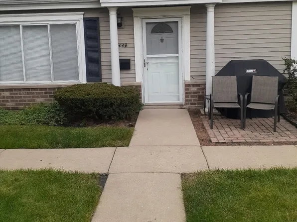 1449 Quaker Ln #124-A, Prospect Heights, IL 60070