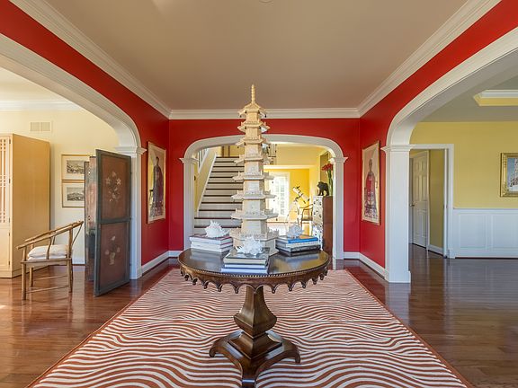 2nd image of 49 Lily Pond Ln