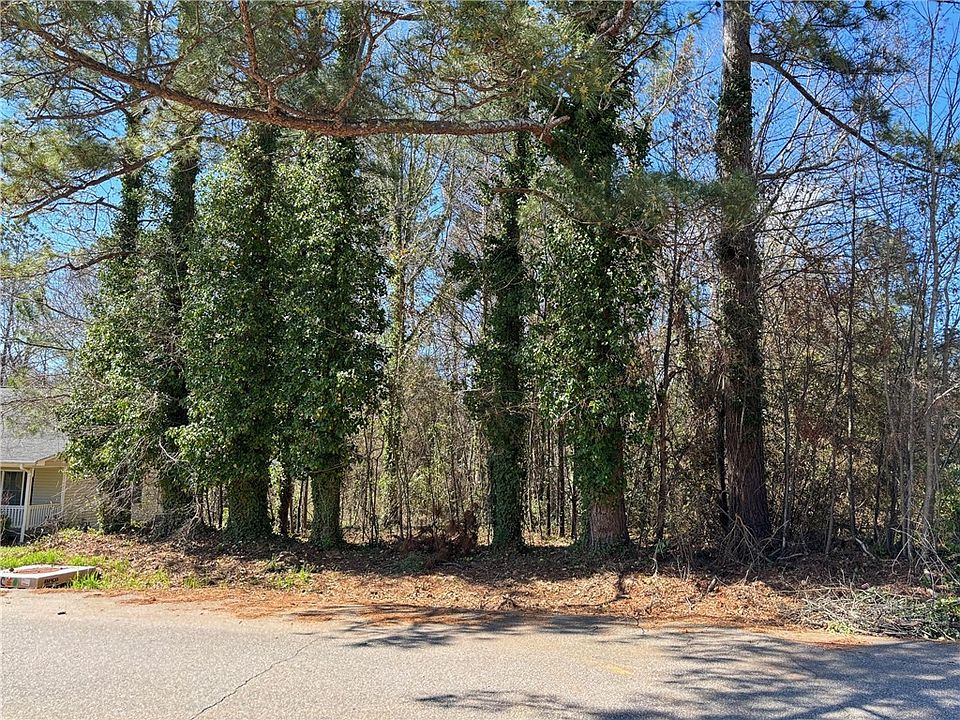 2nd image of 1419 Old Ivy Rd