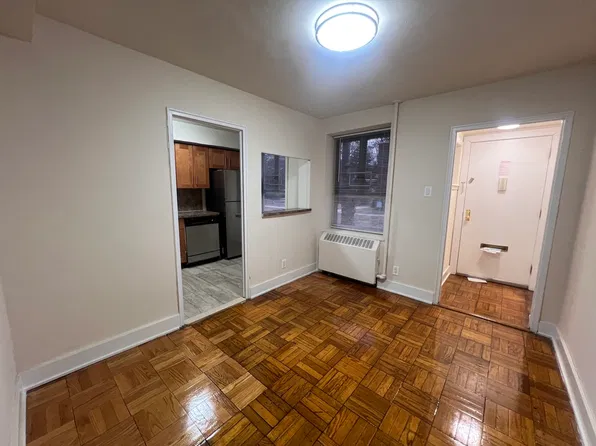 (undisclosed Address), Fresh Meadows, NY 11365