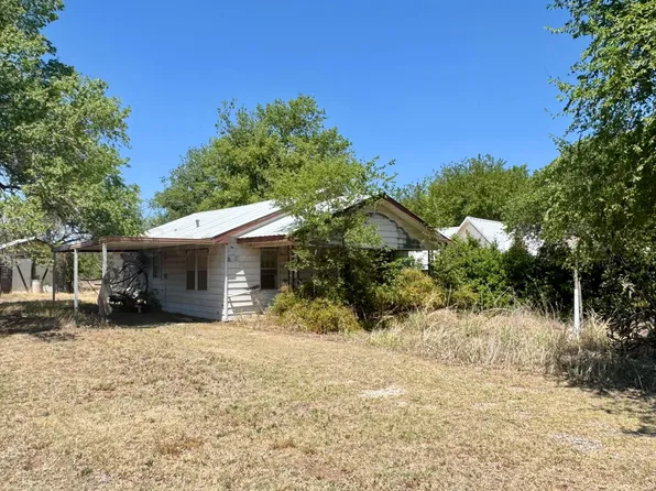 407 S Choctaw St, Shamrock, TX 79079