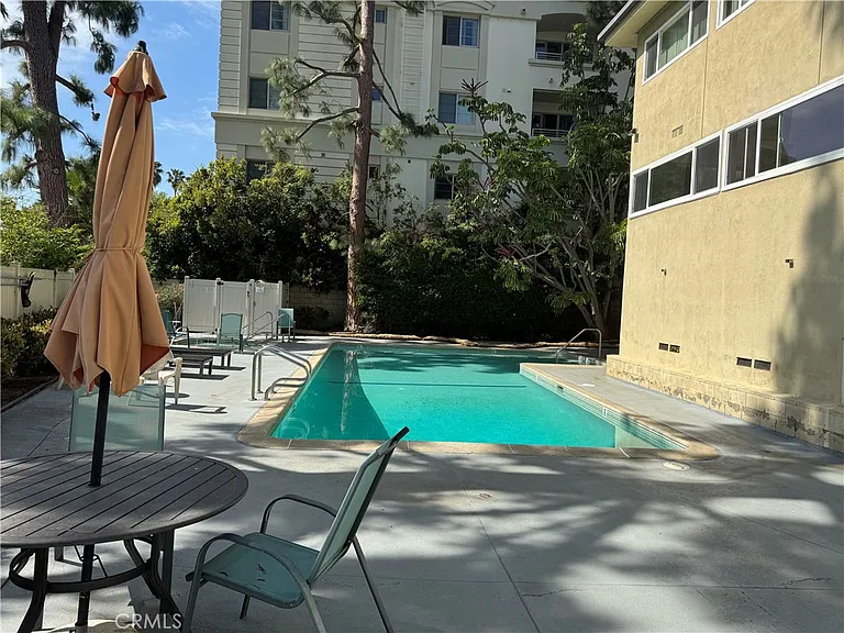 11138 Aqua Vista St — Photo 16