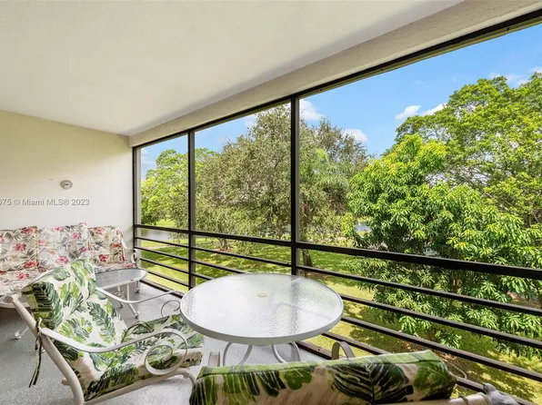 2324 S Cypress Bend Dr APT 315, Pompano Beach, FL 33069
