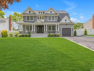 16 Stuyvesant Lane, Smithtown, NY, 11787