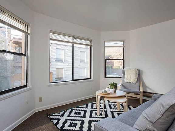 5th image of 1415 E John St #6