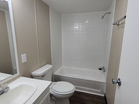 4th image of 321 N Corona Ct