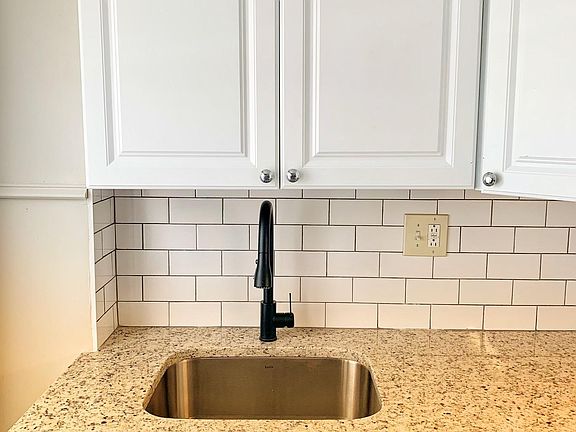 2nd image of 59 Silver St #2