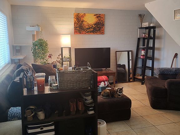 4th image of 903 N Desert Ave Unit B