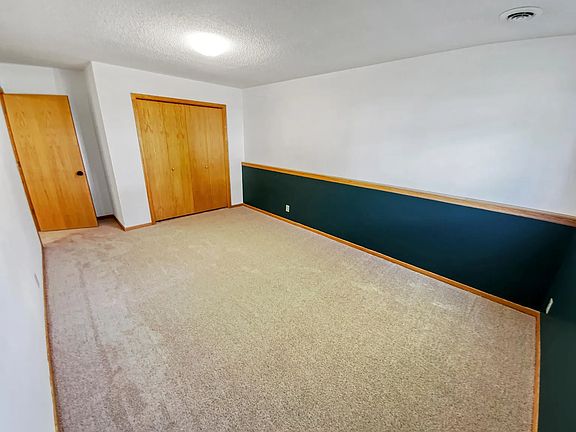 3rd image of 1214 Parkwood Ct