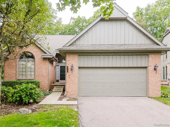 37704 Avon Ln, Farmington, MI 48331