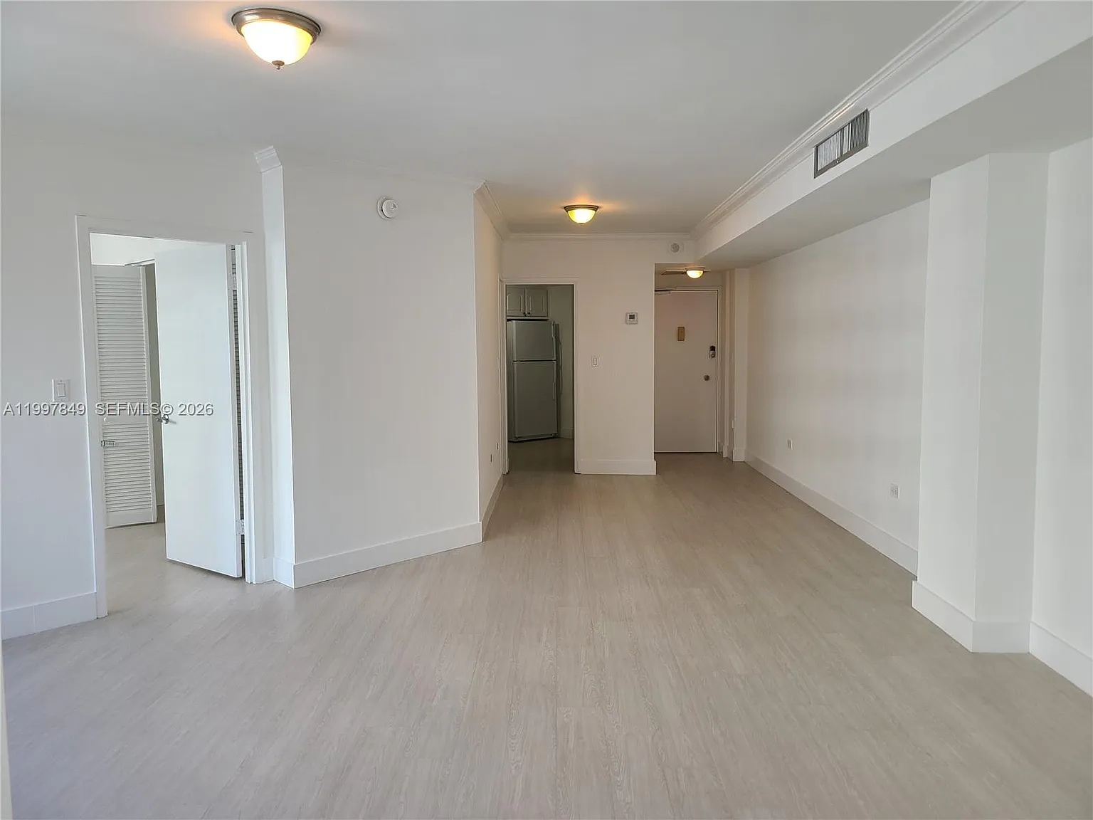 Four Ambassadors Condo Ph — Photo 2