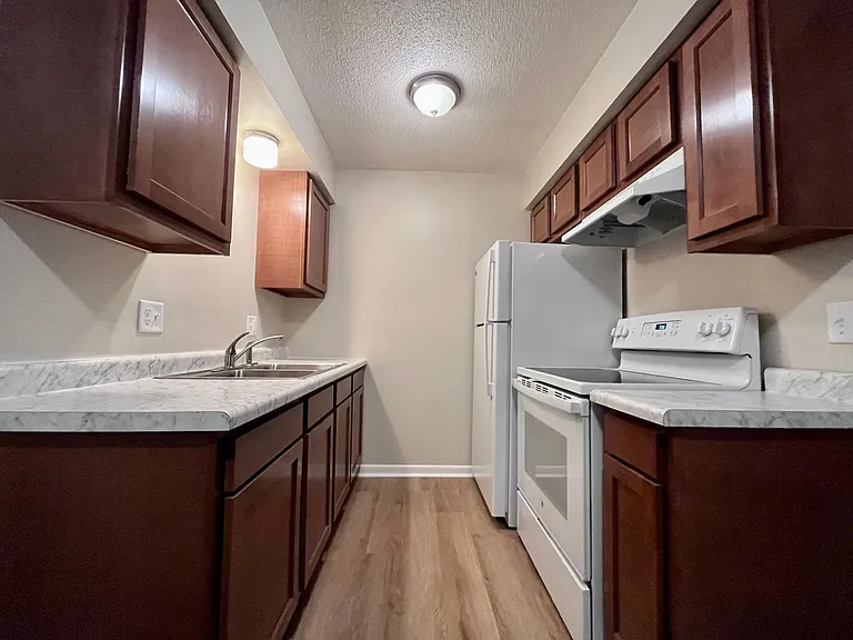 1637 S Riverside Ave #E11 — Photo 1