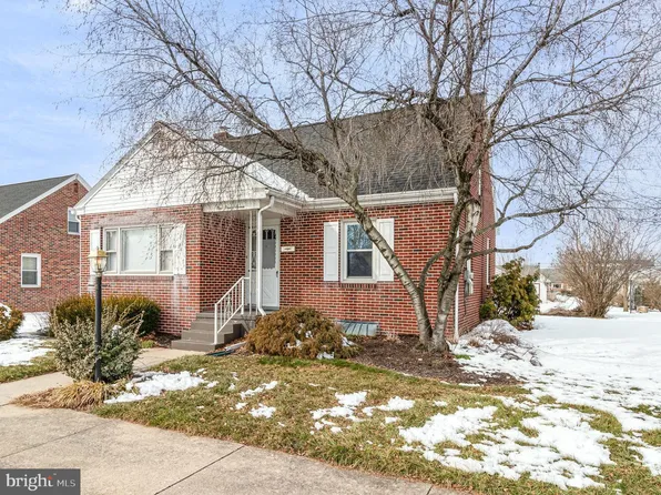 237 W Walnut St, Palmyra, PA 17078