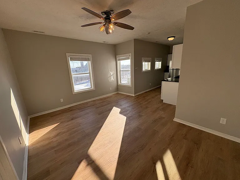 2915 Jackson St — Photo 4