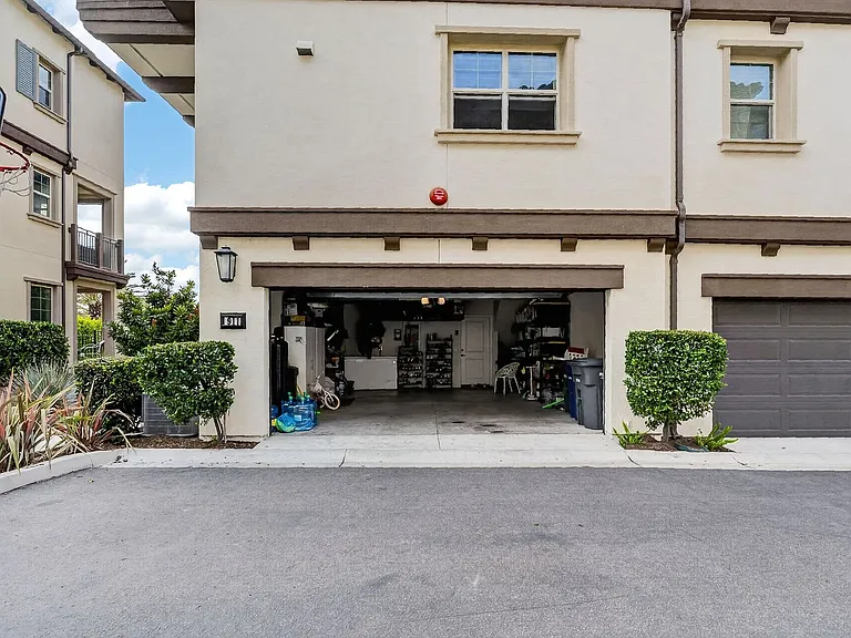 911 Slate St — Photo 31
