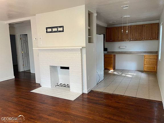 4th image of 202 Meadowdale Dr