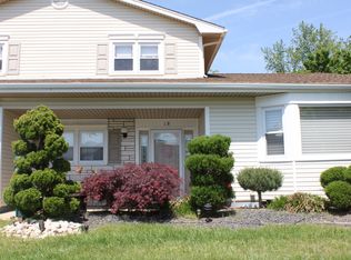 18 Fielek Ter, Parlin, NJ 08859
