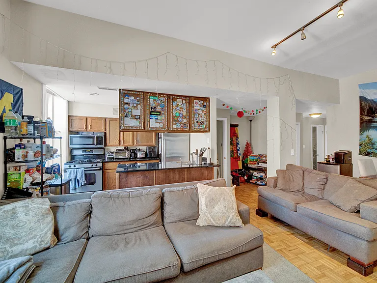 159 W Goethe St — Photo 40