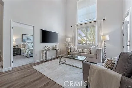 3 bed, 1274 sqft, $4,000 — Photo 3