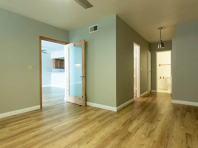 5125 Harold Way #202 — Photo 17