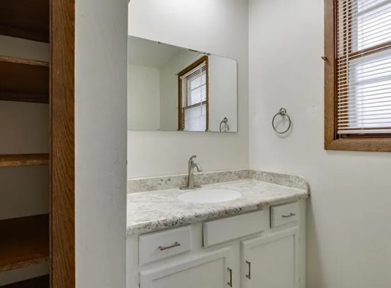 105 N Arch St — Photo 8