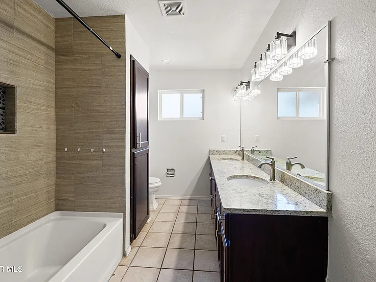 7139 Orizaba Ave — Photo 16