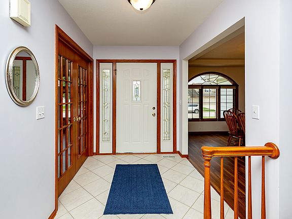 3rd image of 1805 W Cheyenne Ct