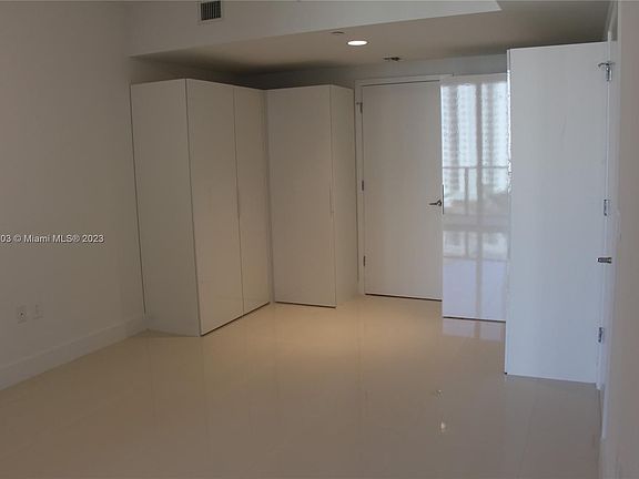 4th image of 1010 Brickell Ave Unit 2009