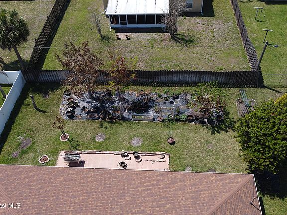 3rd image of 454 Fillmore Ave NE