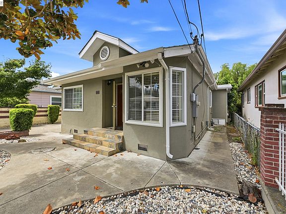 5th image of 22631 5th St