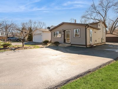 918 Bayview Dr, Round Lake Beach, IL, 60073