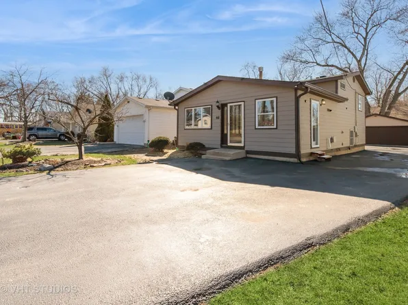 918 Bayview Dr, Round Lake Beach, IL 60073