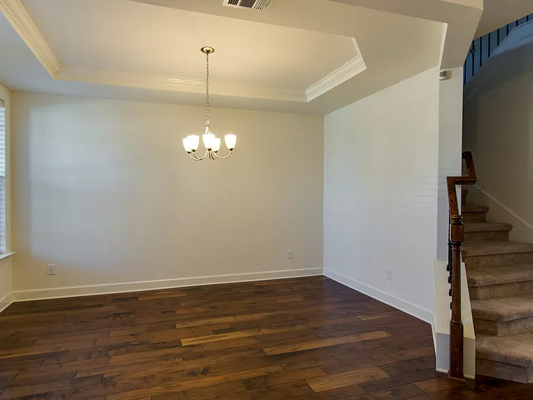 1205 Cressy Ln — Photo 3