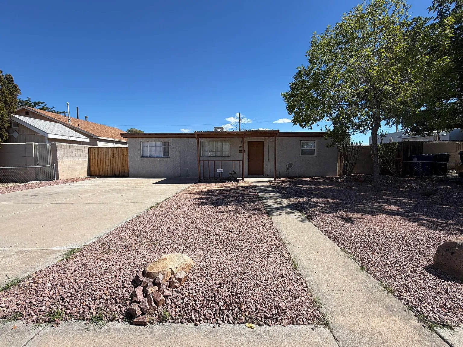 3 bed, 1914 sqft, $2,095 — Photo 2