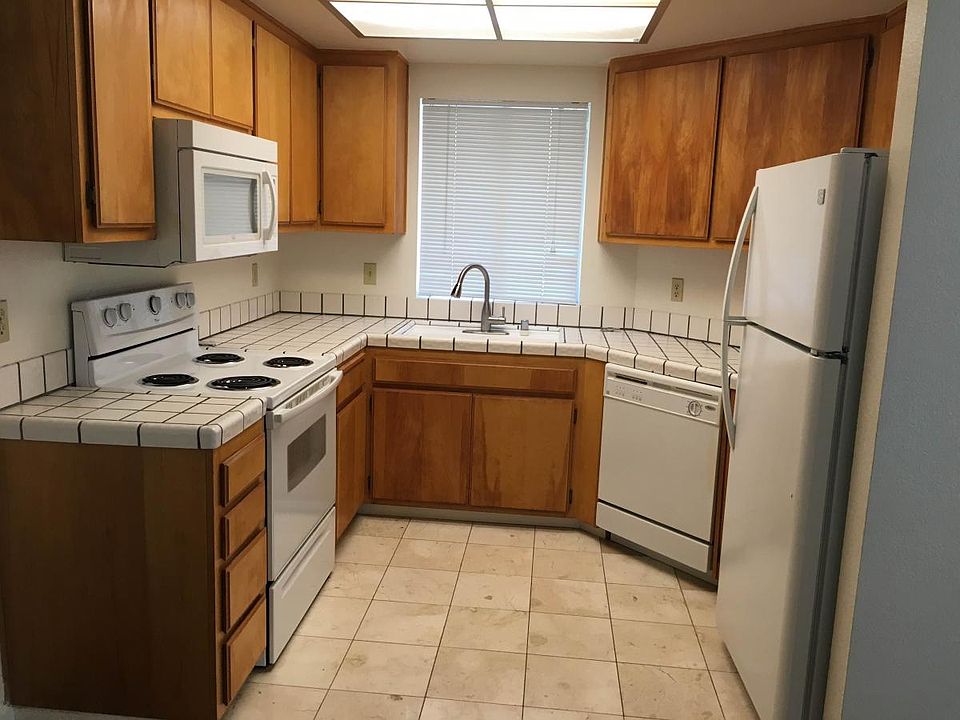 1st image of 1118 Cedar Gables Dr