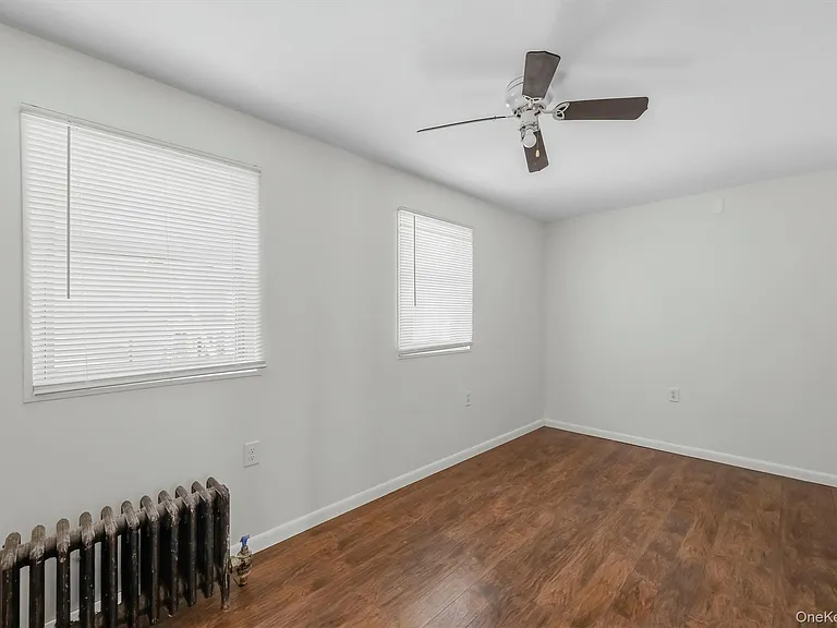 212 Center St — Photo 27