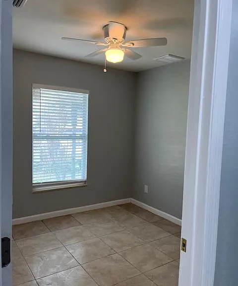 939 Poinsettia Dr — Photo 9