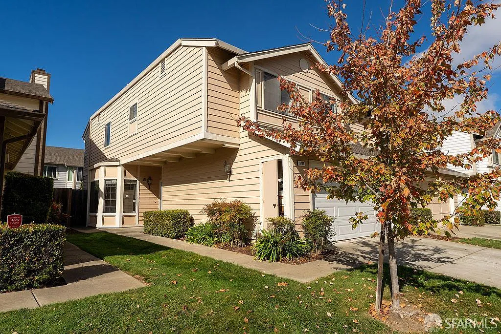 4 bed, 2.5 bath, 1855 sqft, $5,000 — Photo 3
