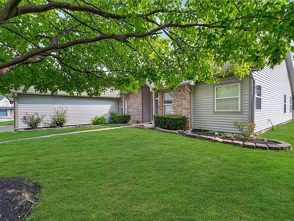 3rd image of 315 Cobblesprings Ct
