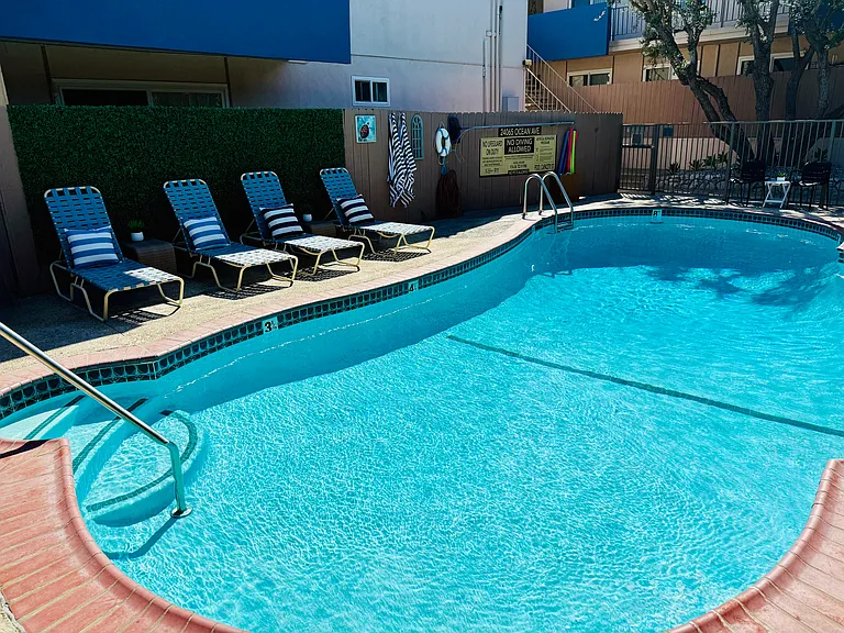 Ocean Villas Apartments — Photo 3