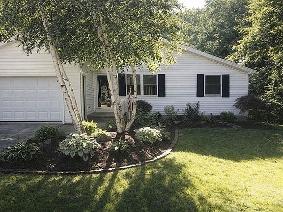 Attached 2 car garage
