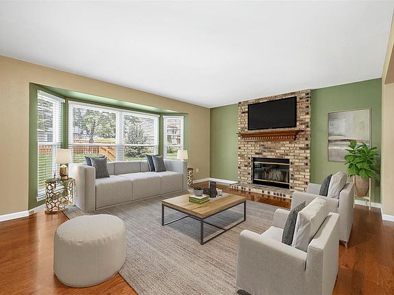 5th image of 4007 French Oak Ln