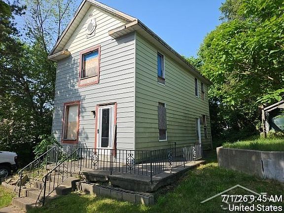 2nd image of 810 Crapo St