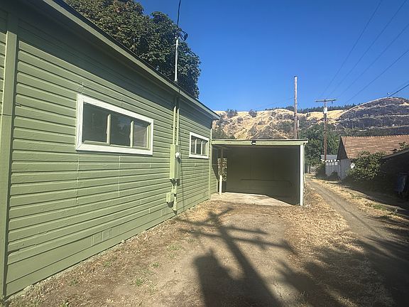 3rd image of 1026 SE Fullerton St