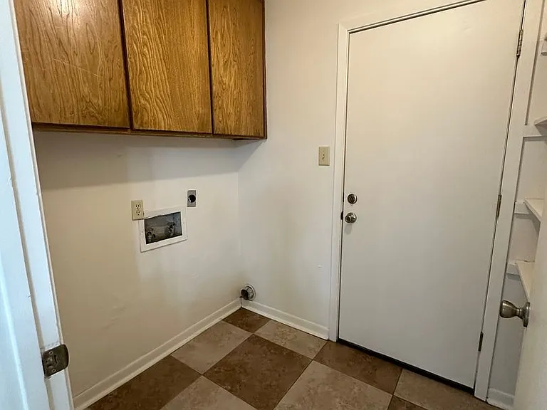 1008 Cheryl St — Photo 6