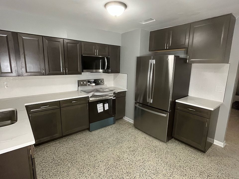 2nd image of 6459 Talbot Cir