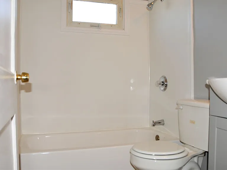 924 S Harris Ave — Photo 10